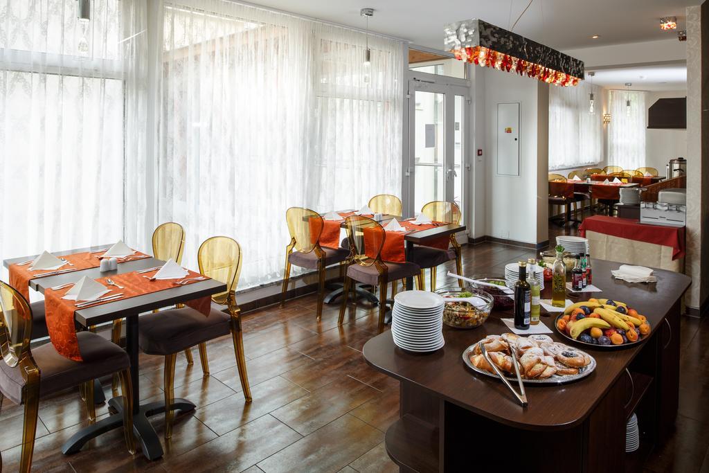 Hotel Ostende Karlovy Vary Bagian luar foto