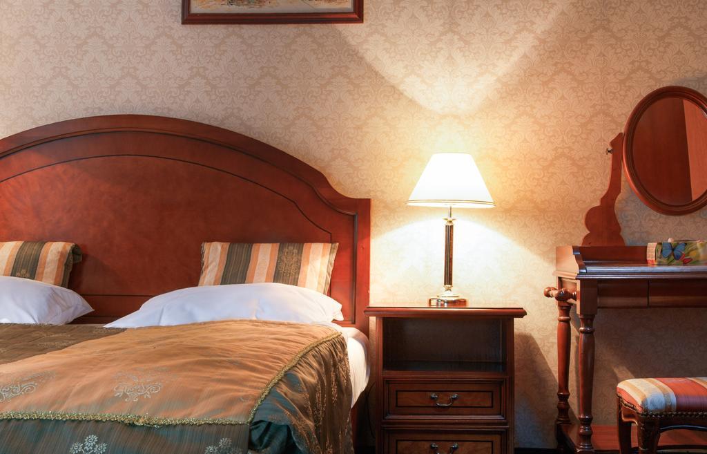 Hotel Ostende Karlovy Vary Bagian luar foto