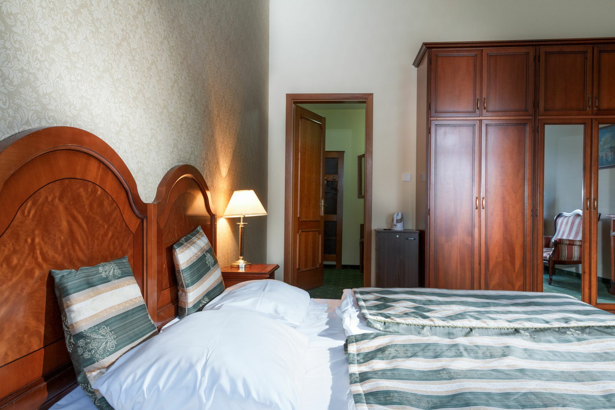 Hotel Ostende Karlovy Vary Bagian luar foto